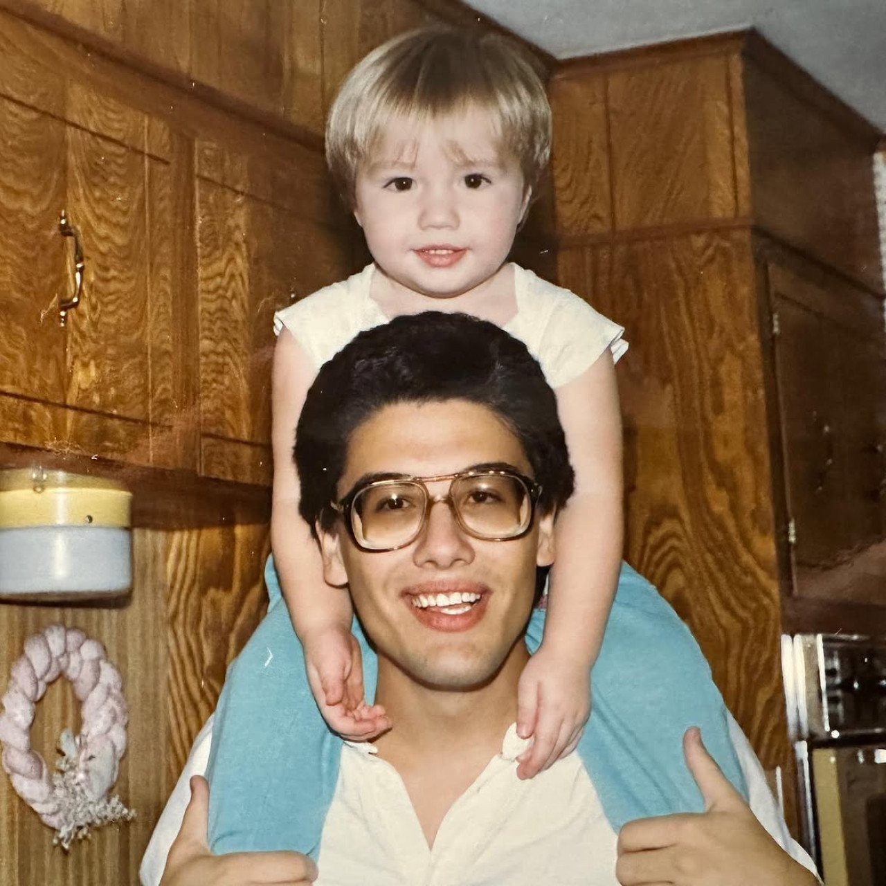 John a kisfiával, Michaellel 1992-ben. Fotó: Instagram