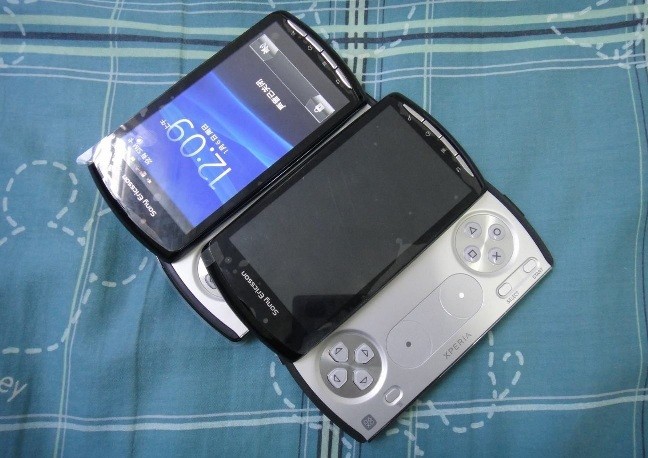 se-xperia-play-010411-04