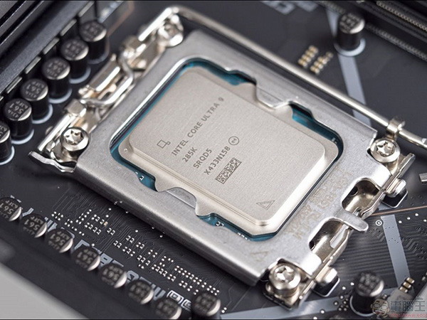 HWSW: Nem szerepelnek fényesen az Intel újgenerációs csúcsprocesszorai