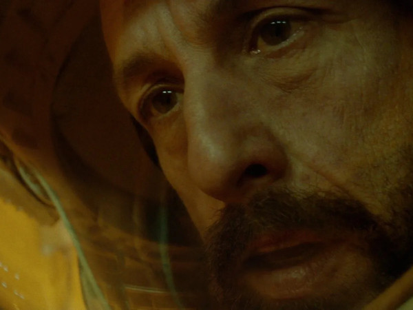 Adam Sandler lesz a Spaceman című film szkafanderében
